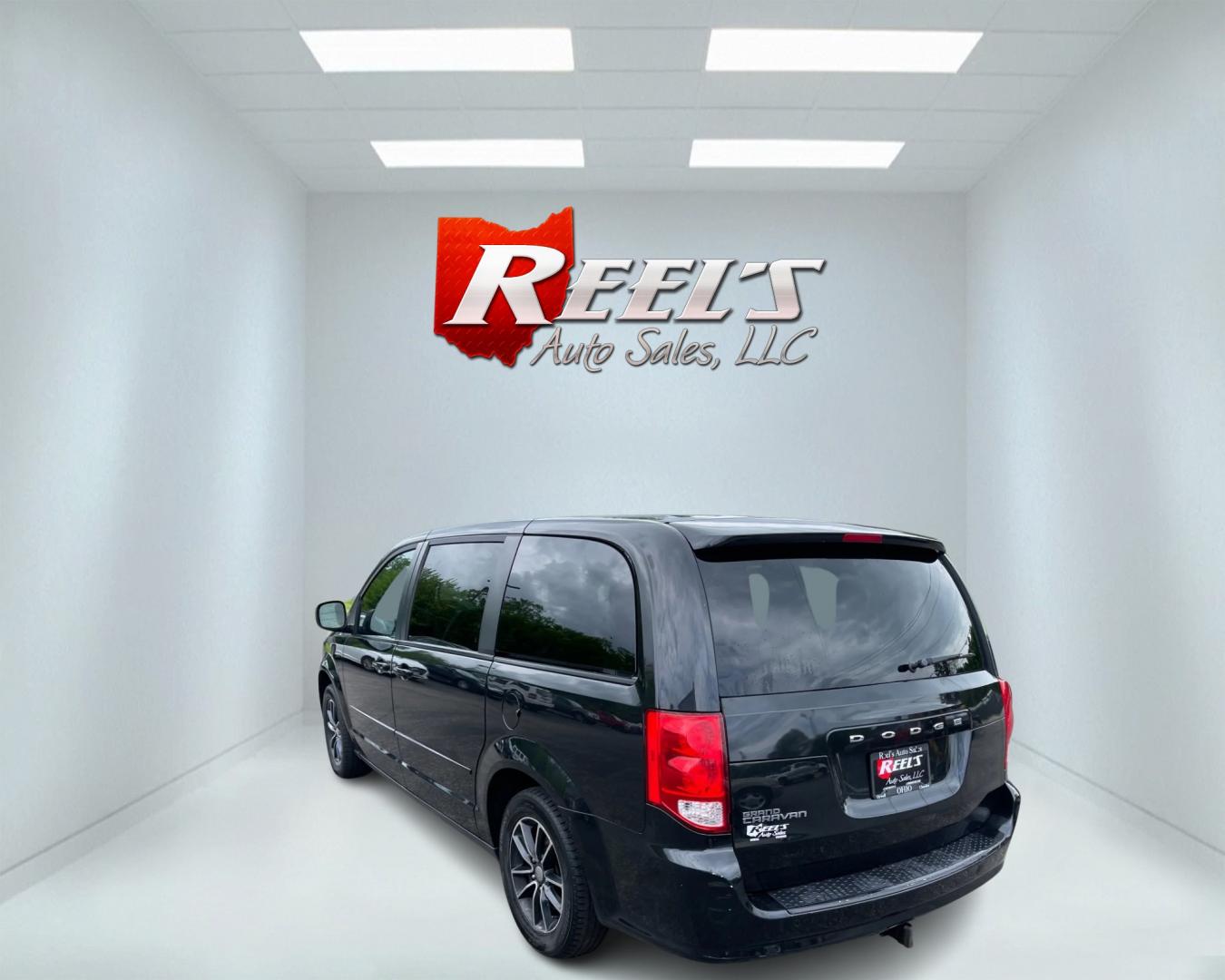 2015 Black /Black Dodge Grand Caravan SE Black Top (2C4RDGBG1FR) with an 3.6L V6 DOHC 24V FFV engine, 6-Speed Automatic transmission, located at 11115 Chardon Rd. , Chardon, OH, 44024, (440) 214-9705, 41.580246, -81.241943 - Photo#7